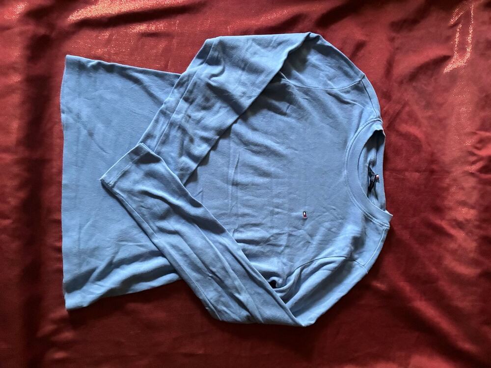 Tommy Hilfiger Knit Shirt L Light Blue Long Sleeve Crewneck Pullover Logo